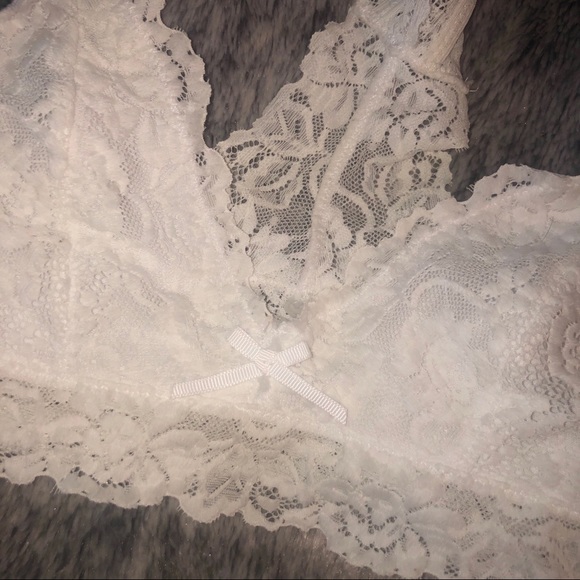 NWOT- White Lace Razor Back Bralette - Picture 3 of 5